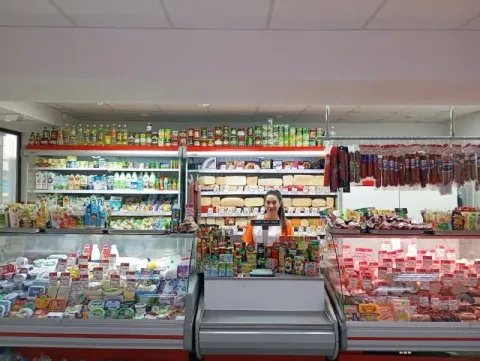 В наш магазин на постоянную работу требуется продавец гастрономического отдела (колбаса, сыр, молочк... - фотография